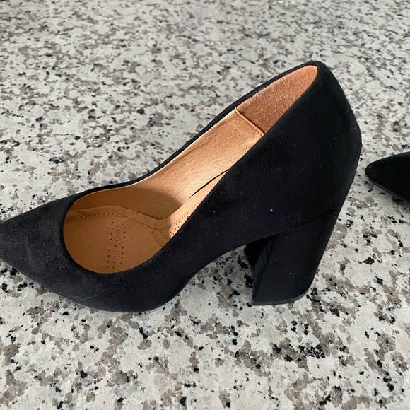 WEEBOO SHOES HEELS. - Picture 6 of 9